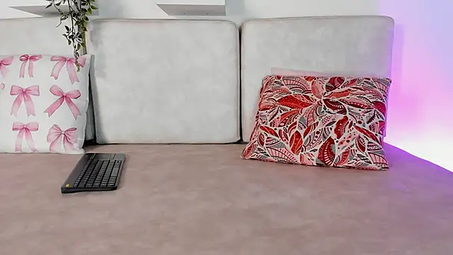 Snapshot of Malka_Burning chatting on February 2025 11:26:02 PM Malka Burning online show from February 2025 11:26:02 PM