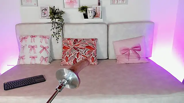 Snapshot of Malka_Burning chatting on March 2025 08:21:02 PM Malka Burning online show from March 2025 08:21:02 PM