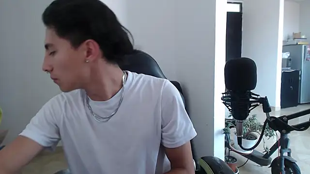 jay dimarco2 online show from December 2025 06:04:02 PM