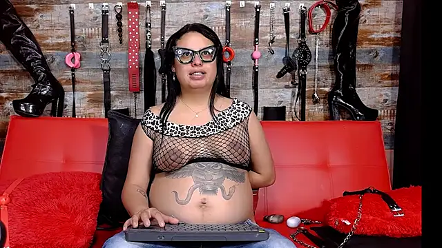Snapshot of slave_Rubi chatting on December 2024 01:28:01 PM slave Rubi online show from December 2024 01:28:01 PM