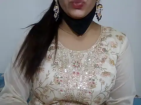 sparkling queen online show from January 2025 04:18:01 PM