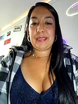 Snapshot of Bella_keny chatting on January 2025 04:48:02 PM Bella keny online show from January 2025 04:48:02 PM