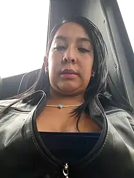 Snapshot of Bella_keny chatting on February 2025 05:08:01 PM Bella keny online show from February 2025 05:08:01 PM