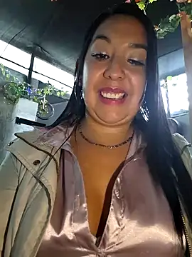 Snapshot of Bella_keny chatting on February 2025 10:21:02 PM Bella keny online show from February 2025 10:21:02 PM