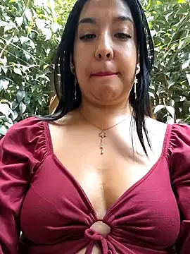 Snapshot of Bella_keny chatting on February 2025 07:03:01 PM Bella keny online show from February 2025 07:03:01 PM
