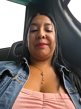 Snapshot of Bella_keny chatting on March 2025 07:43:02 PM Bella keny online show from March 2025 07:43:02 PM
