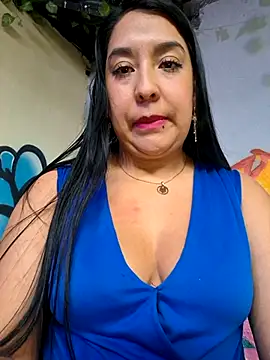 Snapshot of Bella_keny chatting on October 2025 06:27:02 PM Bella keny online show from October 2025 06:27:02 PM