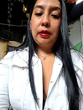 Snapshot of Bella_keny chatting on October 2025 06:41:02 PM Bella keny online show from October 2025 06:41:02 PM