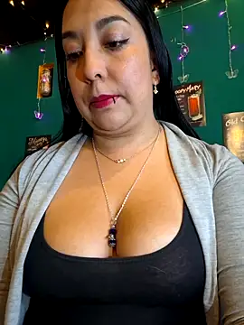 Snapshot of Bella_keny chatting on June 2026 07:40:02 PM Bella keny online show from June 2026 07:40:02 PM