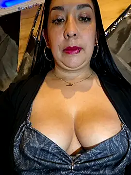 Snapshot of Bella_keny chatting on June 2026 08:07:02 PM Bella keny online show from June 2026 08:07:02 PM