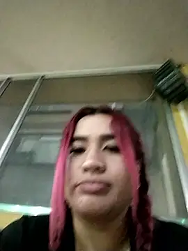 Snapshot of EmaGw chatting on January 2026 01:21:02 AM EmaGw online show from January 2026 01:21:02 AM