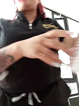 Snapshot of EmaGw chatting on February 2026 01:34:01 PM EmaGw online show from February 2026 01:34:01 PM