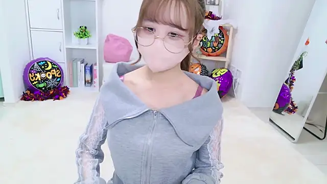 Snapshot of chihiro_ri chatting on October 2025 05:06:02 PM chihiro ri online show from October 2025 05:06:02 PM