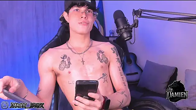 cinnamon boyxxx online show from September 2025 02:35:02 AM