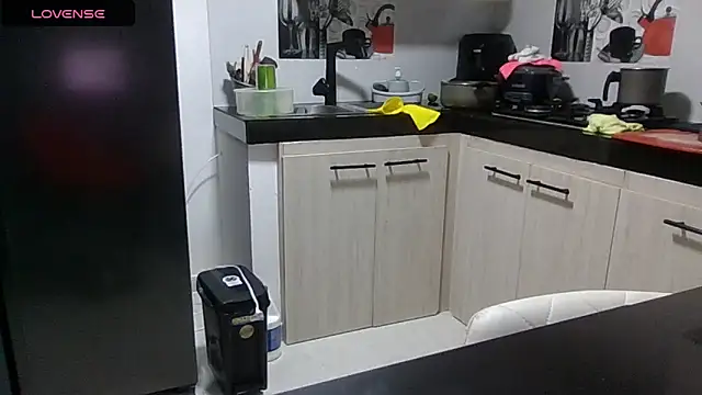 saramartinez1000 online show from April 2026 04:29:01 AM