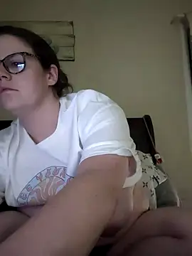 Snapshot of velvetta_ chatting on March 2025 05:17:02 AM velvetta online show from March 2025 05:17:02 AM