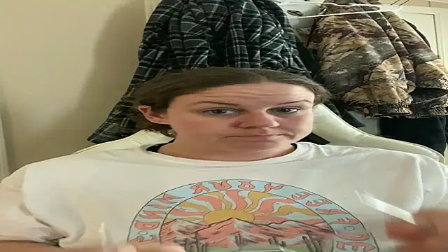 Snapshot of velvetta_ chatting on March 2025 07:04:02 PM velvetta online show from March 2025 07:04:02 PM