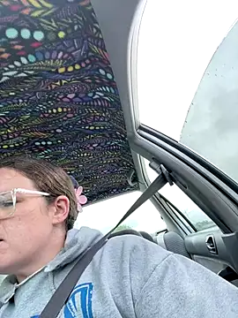 Snapshot of velvetta_ chatting on September 2025 07:26:02 PM velvetta online show from September 2025 07:26:02 PM