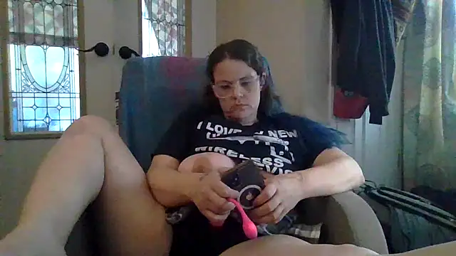 Snapshot of velvetta_ chatting on October 2025 04:51:01 PM velvetta online show from October 2025 04:51:01 PM