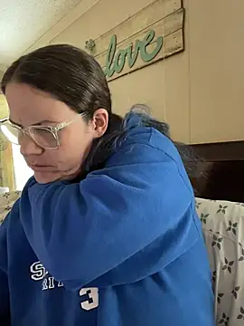 Snapshot of velvetta_ chatting on November 2025 05:17:02 PM velvetta online show from November 2025 05:17:02 PM