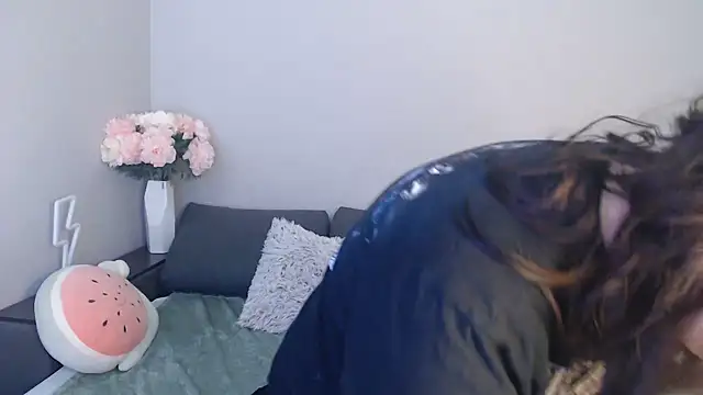 Mini Diva online show from March 2025 09:09:02 AM