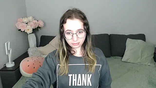 Mini Diva online show from October 2025 08:04:01 AM