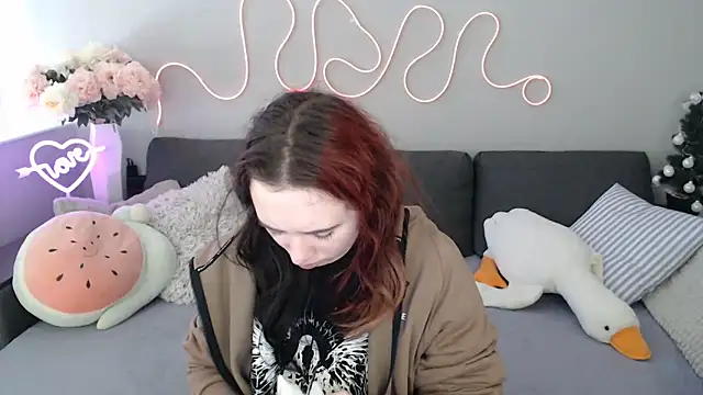 Mini Diva online show from February 2026 09:08:01 AM