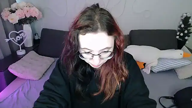 Mini Diva online show from April 2026 08:56:01 AM