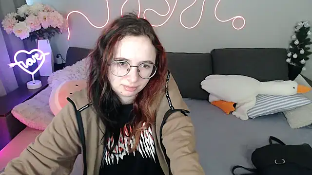 Mini Diva online show from April 2026 08:22:02 AM