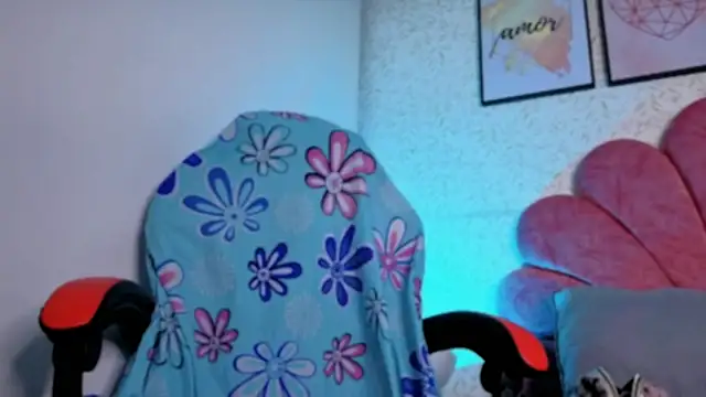 Snapshot of luly_pink chatting on June 2026 04:04:02 AM luly pink online show from June 2026 04:04:02 AM