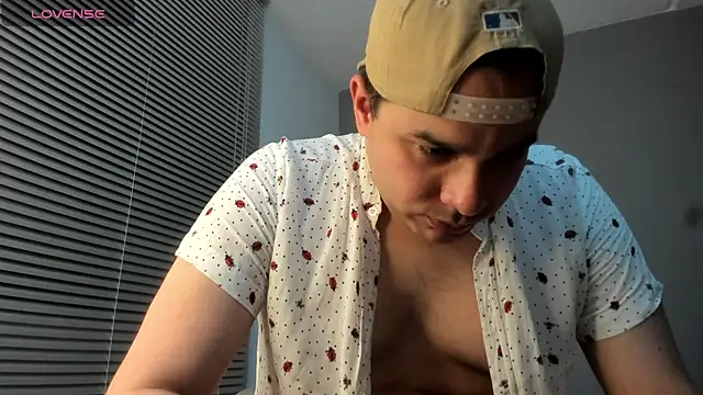 Snapshot of Latin_boy_surprisee chatting on May 2026 12:51:02 AM Latin boy surprisee online show from May 2026 12:51:02 AM