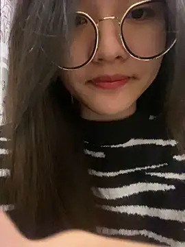 Krixxi22 online show from February 2025 03:06:01 PM