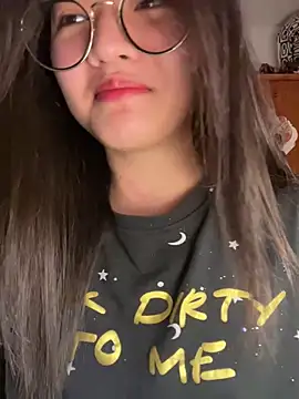 Krixxi22 online show from December 2025 02:55:01 PM