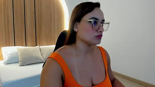 Snapshot of zoe_danae_ chatting on April 2026 12:32:02 PM zoe danae online show from April 2026 12:32:02 PM