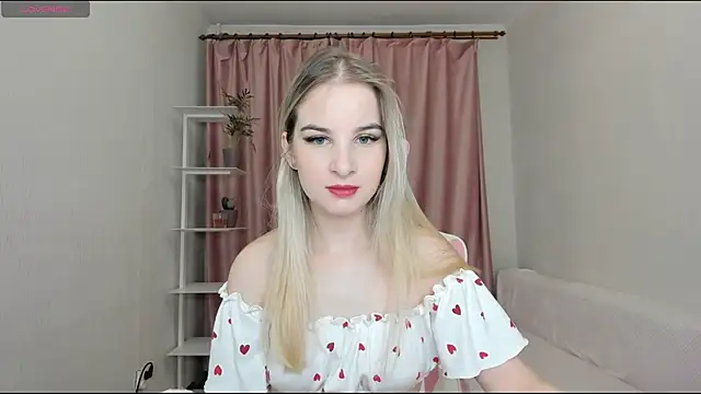 Snapshot of MiraSpaceGirl chatting on December 2024 07:15:02 PM MiraSpaceGirl online show from December 2024 07:15:02 PM
