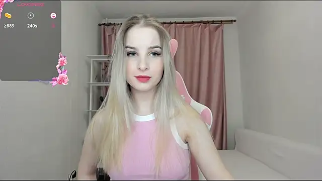 Snapshot of MiraSpaceGirl chatting on January 2025 07:39:01 PM MiraSpaceGirl online show from January 2025 07:39:01 PM