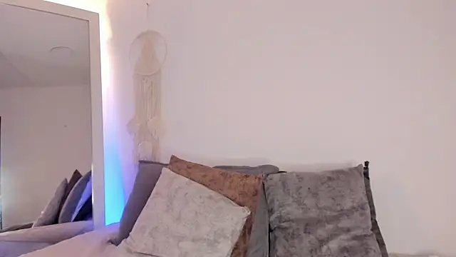 Snapshot of EmmaCollemann chatting on November 2025 07:45:02 PM EmmaCollemann online show from November 2025 07:45:02 PM