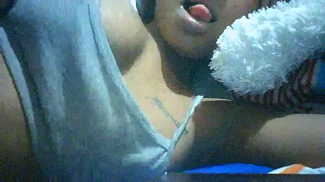 Snapshot of Bellabeltrann chatting on December 2024 08:15:01 PM Bellabeltrann online show from December 2024 08:15:01 PM