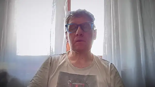 Snapshot of Britmi chatting on May 2026 08:19:01 AM Britmi online show from May 2026 08:19:01 AM