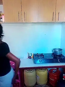 LOVELY-2BERRY online show from April 2026 12:12:01 PM