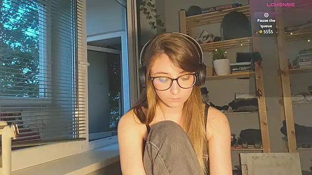 monlight  dana online show from September 2025 04:52:01 PM