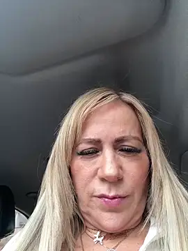 Snapshot of LARIANA_RIVERA23 chatting on April 2026 02:08:02 PM LARIANA RIVERA23 online show from April 2026 02:08:02 PM