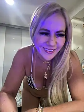 Snapshot of LARIANA_RIVERA23 chatting on April 2026 04:05:02 AM LARIANA RIVERA23 online show from April 2026 04:05:02 AM