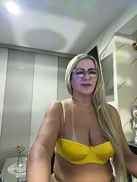 Snapshot of LARIANA_RIVERA23 chatting on May 2026 08:31:01 AM LARIANA RIVERA23 online show from May 2026 08:31:01 AM