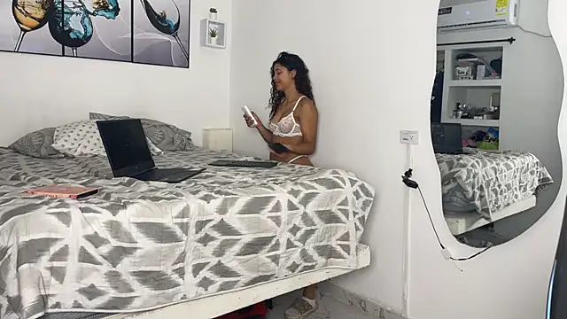 wendy alejo1712 online show from October 2025 12:25:01 AM