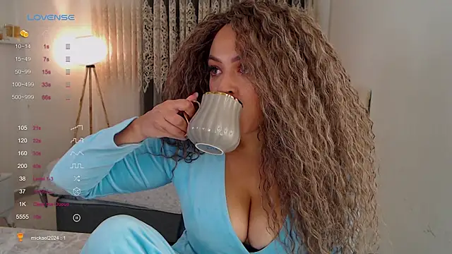  Just a queen 3 online show from October 2025 09:37:01 AM