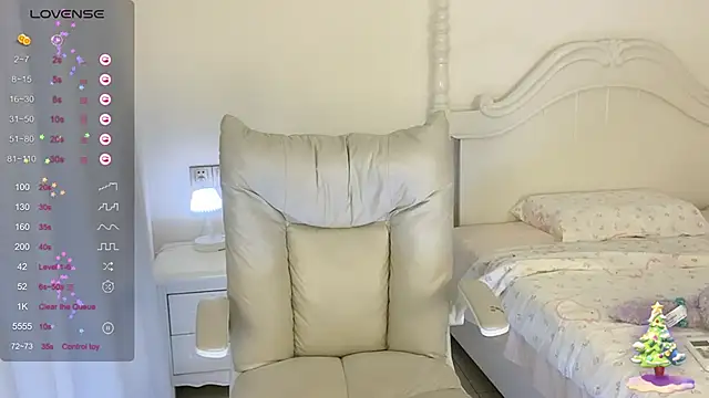 Yuuuuuly online show from February 2025 04:20:02 PM