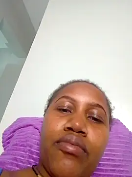 SquirtQueen222 online show from December 2024 04:45:02 AM