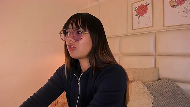 Aily Yozuko online show from April 2026 02:35:01 AM