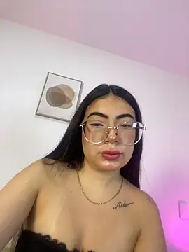 Mia 222 online show from June 2026 10:32:01 AM